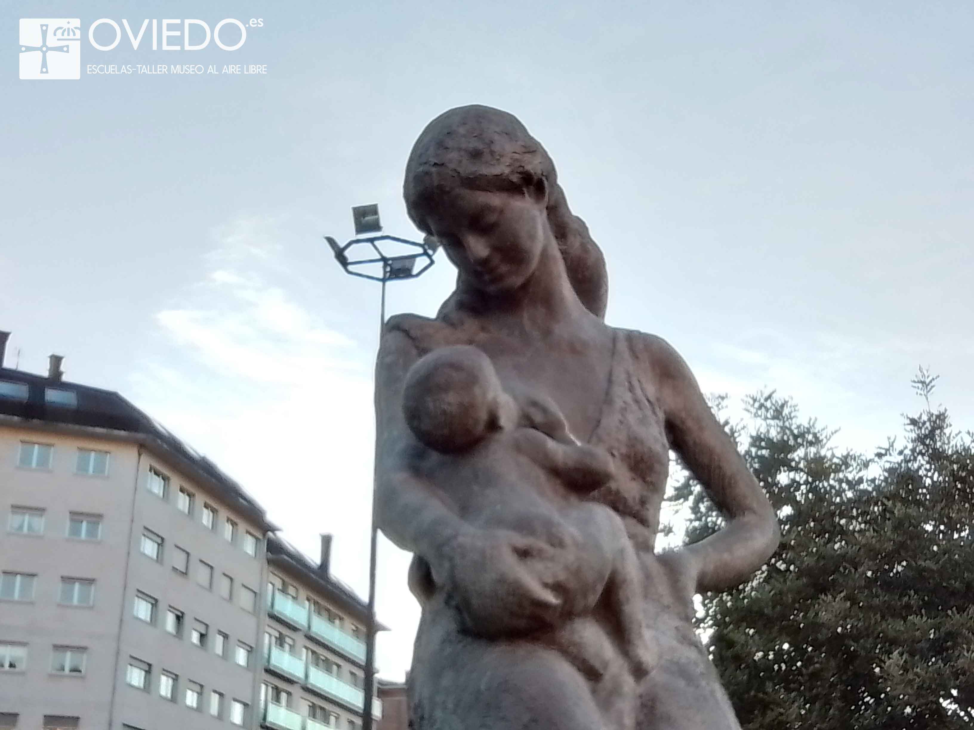 escultura Maternidad